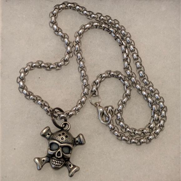 HARLEY DAVIDSON 3D Willie G Skull Pendant Necklace on Stainless Steel Box Chain - Picture 4 of 7